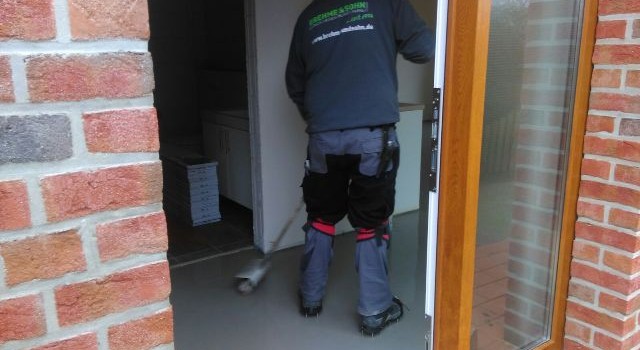 Bodenbelagsarbeiten in einem Mehrfamilienhaus in Rehden