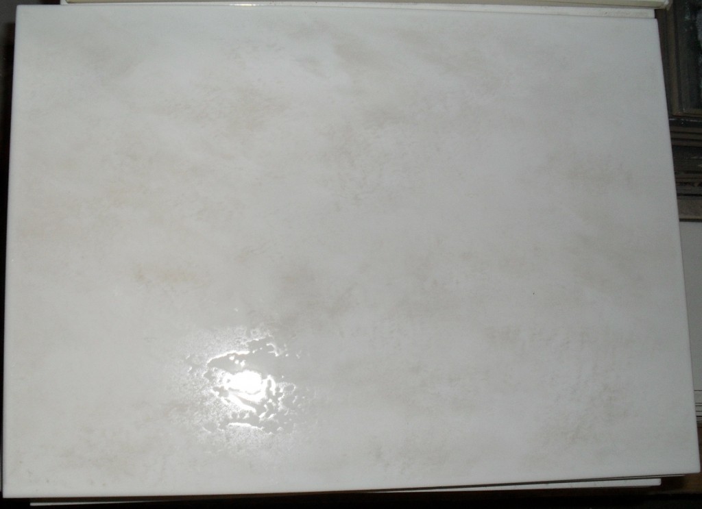 Restposten Hochglanz Fliesen 28 Stück + 12 Teilstücke